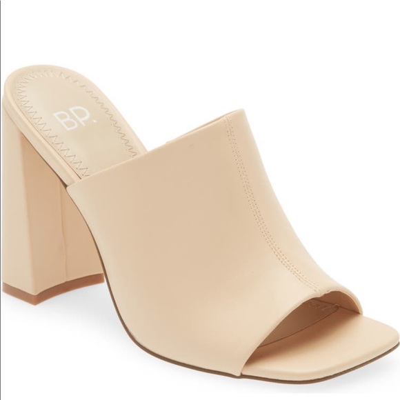 Heels - Picture 4 of 6